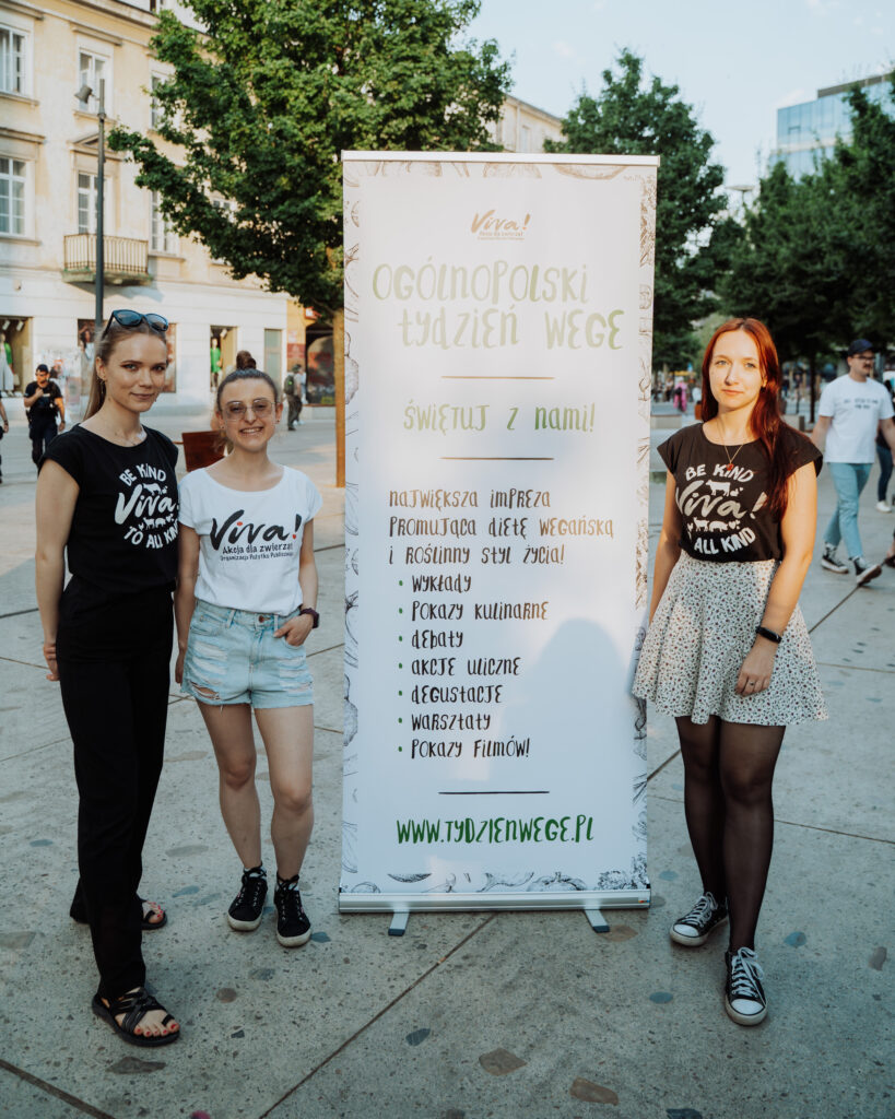 Nasze wspaniałe aktywistki z Vivy! Warszawa, zachęcają do udziału w Tygodniu Wege 
fot. Magdalena Matulka