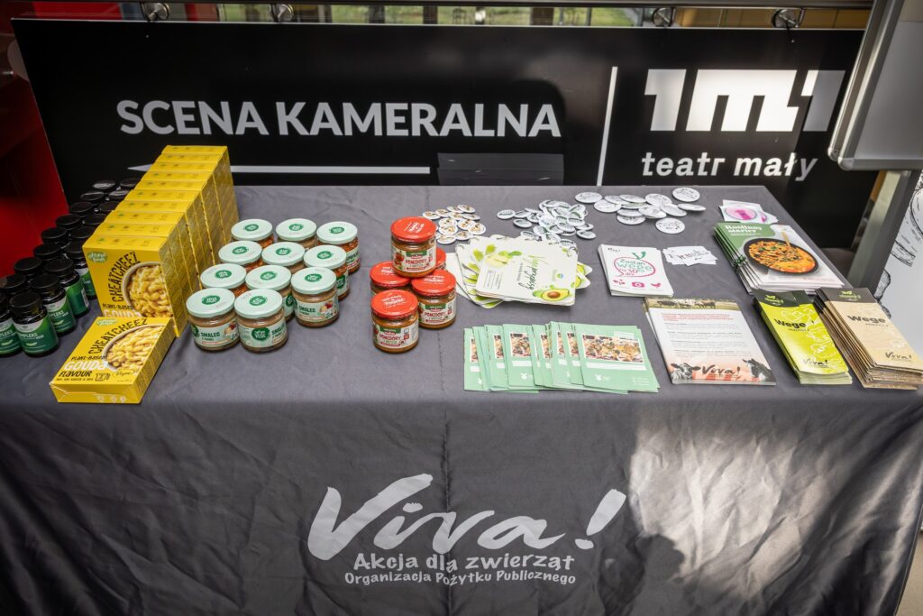 Stoisko informacyjne Fundacji Viva!