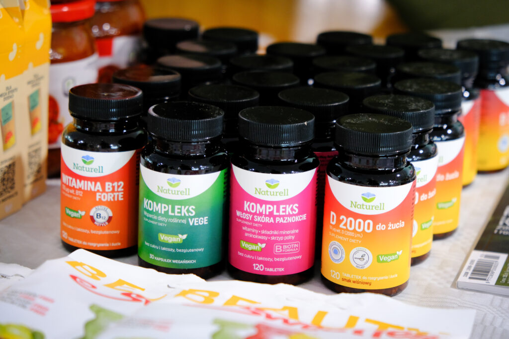 Suplementy od marki Naturell.